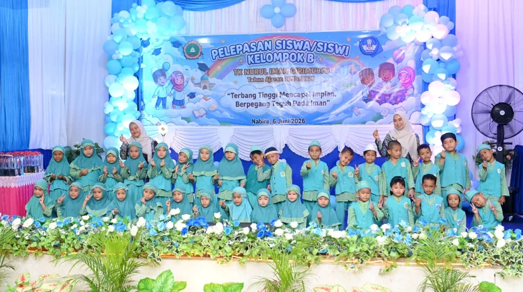 Penuh Haru, 98 Siswa TK Nurul Iman Nabire Resmi Dilepas