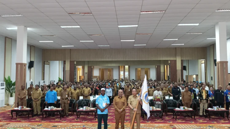 Gubernur Papua Tengah Resmi Melepas Kontingen Pesparawi Nasional XIV