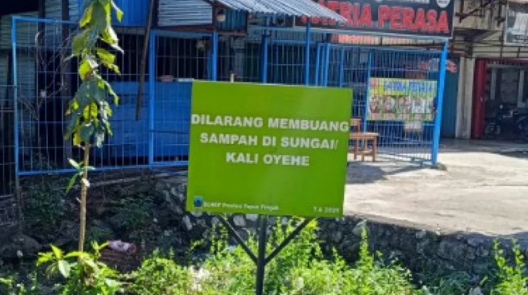 Imbauan agar Warga Tidak Lagi Membuang Sampah ke Sungai atau Kali Oyehe Nabire