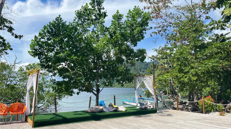 Pantai Do-Ri Nabire, Destinasi Wisata Bahari yang Nyaman dengan Fasilitas Lengkap