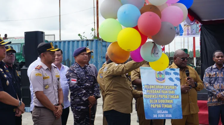 Ekspor Perdana Ikan Dari Papua Tengah di Pelabuhan Perikanan Paumako Mimika