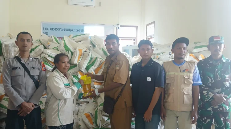 903 Kepala Keluarga Menerima Saluran Bantuan Pangan dari Distrik Otomona