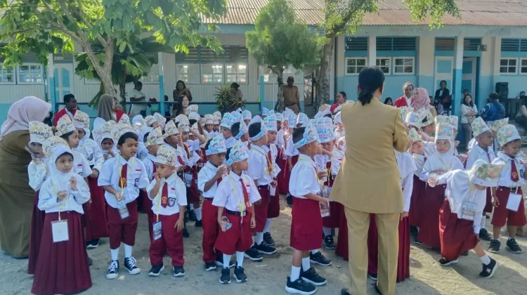 Sekitar 90 Siswa Baru SD Negeri 01 Nabire Antusias Ikuti MPLS