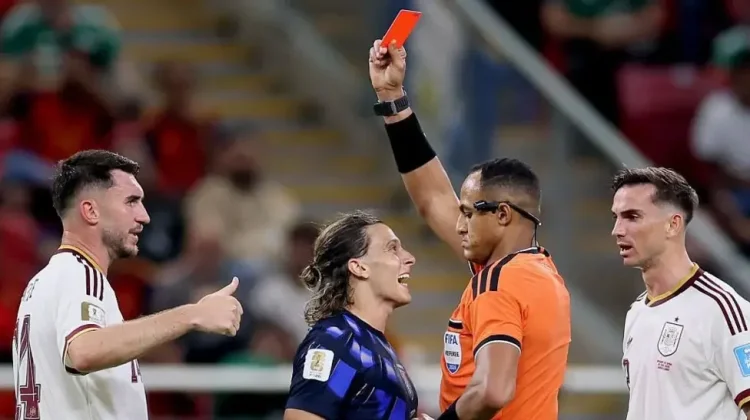 Argentina vs Inggris Dipimpin Wasit Pembawa Hoki Lionel Messi