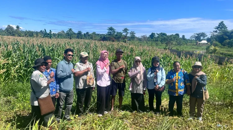 Gubernur Meki Ajak Warga Cintai Hasil Tani Lokal demi Ekonomi Papua Tengah