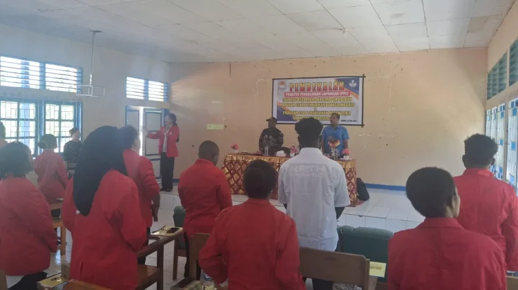 FKIP USWIM Nabire Gelar Pembekalan Bagi 16 Mahasiswa Calon Guru jelang PPL