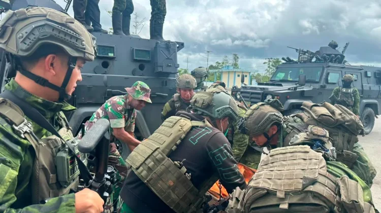 Lima Puluh Meter di Bawah Tebing, TNI Habema Berhasil Evakuasi Jenazah Teina Alya