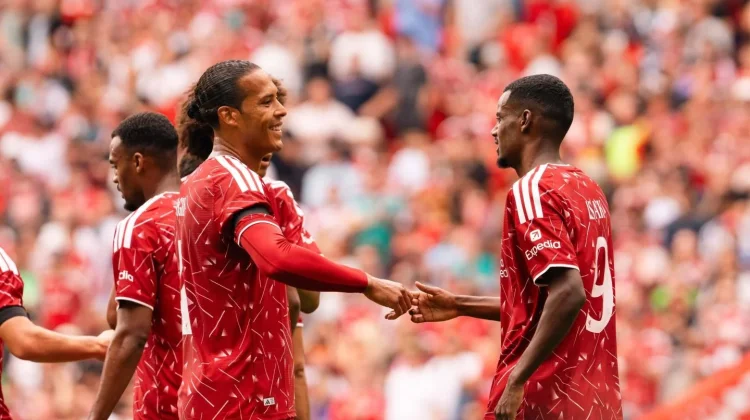 Liverpool Siapkan Debut Victor Munoz Lawan Monaco di Anfield