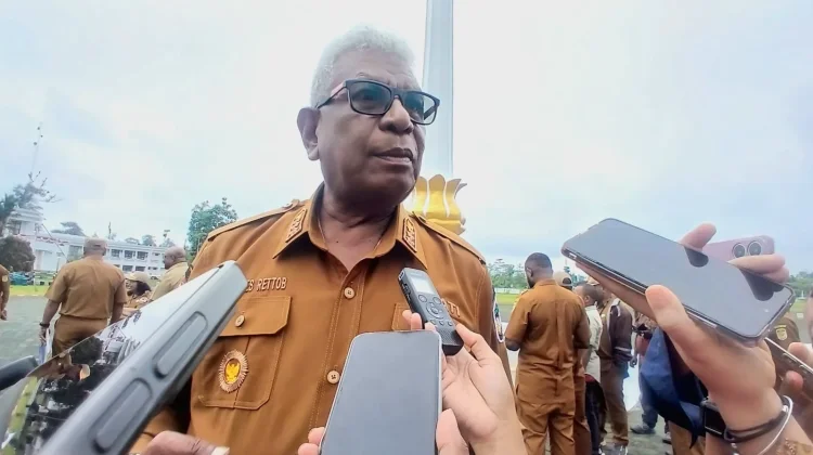 Sambut HUT Ke-81 RI, Bupati Mimika Ajak ASN Berbaur Dengan Warga di Lingkungannya.