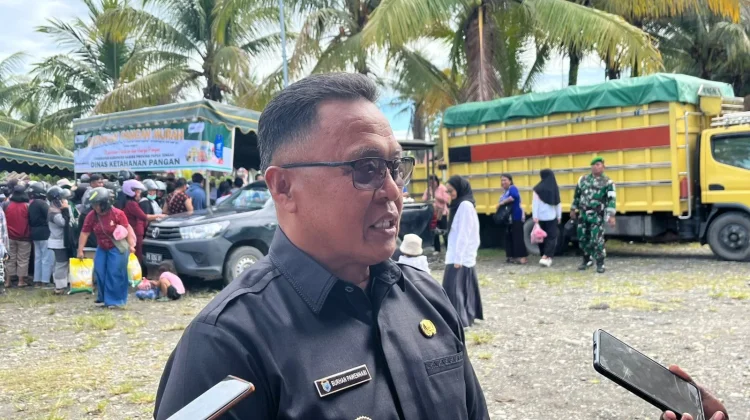 Wakil Bupati Nabire, Imbau Warga Tidak Membakar Sampah di Musim Kemarau