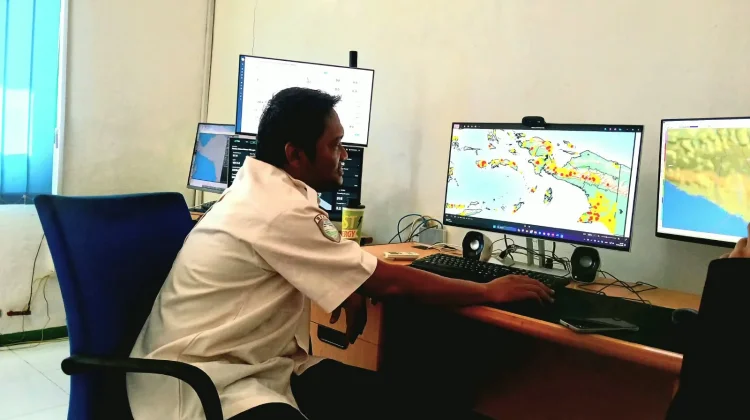BMKG Mimika Pantau Perubahan Arah Angin di Tengah Musim Kemarau
