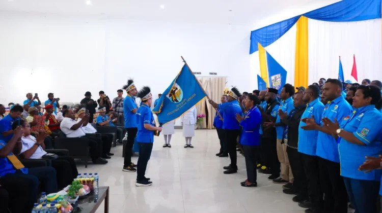 Gubernur Meki Nawipa Resmi Melantik Ketua dan Pengurus KNPI Provinsi Papua Tengah