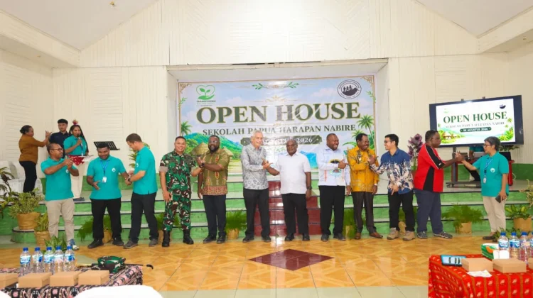 Gubernur Papua Tengah Siapkan Rp56 Miliar untuk Sekolah Harapan
