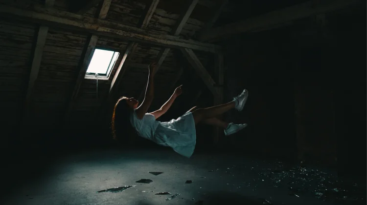 Mengenal Hypnic Jerk, Sensasi Tersentak Saat Tidur