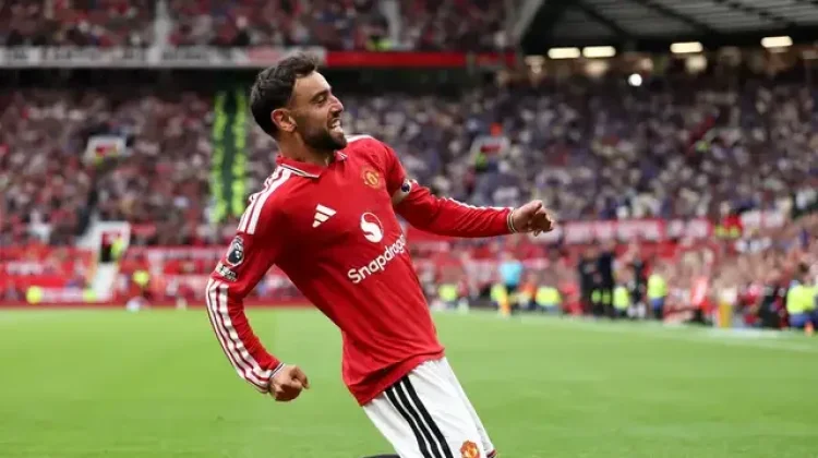 Bruno Fernandes Cetak Hat-trick, MU Hancurkan Ipswich 5-2