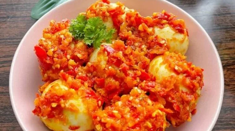 Telur Balado, Menu Sederhana dengan Sensasi Pedas Menggugah Selera.