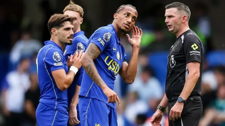 Komunikasi Wasit dan VAR Terputus di Laga Chelsea vs Brighton