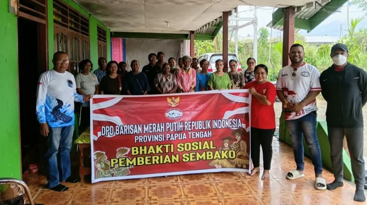 Peduli Janda dan Duda, BMP RI Papua Tengah Bagikan 40 Paket Sembako di Nabire