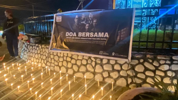 Lilin Doa Jurnalis Mimika, 5 Wartawan Hilang di Krakatau Segera Ditemukan