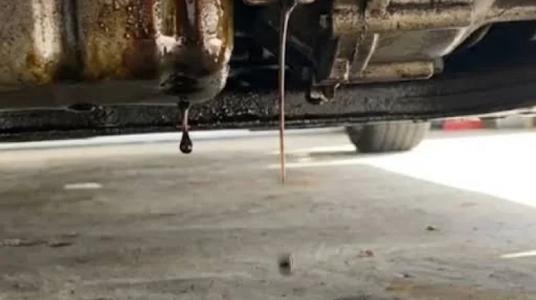 Penyebab Utama Oli Merembes pada Mesin Mobil