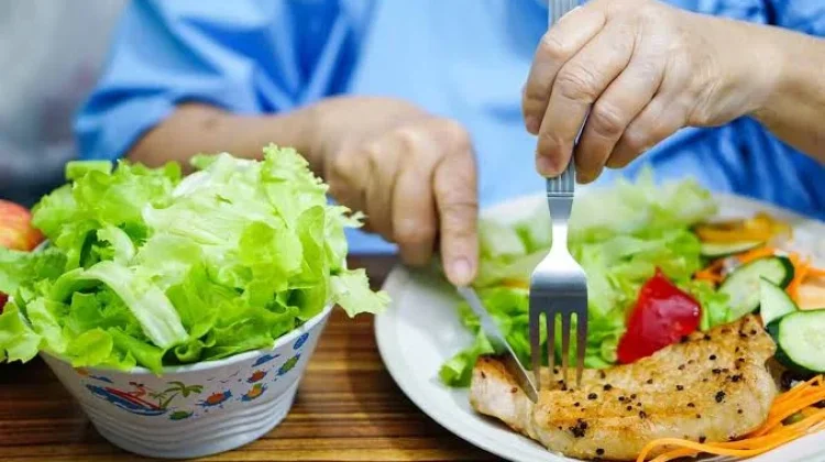 Mengapa Penderita Diabetes Perlu Menjaga Pola Makan?