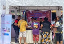 RS Kasih Herlina dan Pelkesi Bagikan Kacamata Gratis ke Warga Mimika