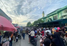 Ramadan Hari Pertama, Warga Lintas Agama Mimika Turut Berburu Takjil