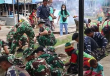 TNI-Polri, Pemda dan Warga Nabire, Bersihkan Pasar Oyehe