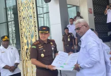Kejari Mimika Terima Hibah dari Pemerintah Kabupaten Mimika