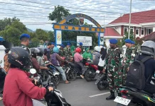 Persit Denpom XVII/1 Nabire Bagikan Takjil, Pererat Silaturahmi di Bulan Ramadhan