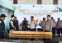 Wakapolda Papua Tengah Tinjau Posko Angkutan Lebaran Terpadu di Bandara Nabire