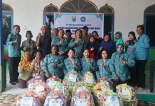 Peduli Lansia & Dhuafa, TP-PKK Nabire Serahkan Bantuan Jelang Idul Fitri 1447 H