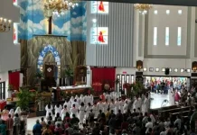 Minggu Palma, Ribuan Umat Padati Katedral Tiga Raja Mimika