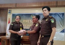 Kejari Nabire Setor Rp206 Juta ke Negara dari Lelang Kayu Rampasan