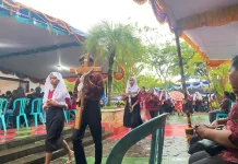 Jumat Agung di Katedral Tiga Raja Timika Berlangsung Khusyuk dan Penuh Makna