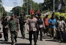 Sinergitas TNI-Polri Redam Aksi Massa, Nabire Tetap Kondusif