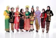 Makna Simbolik dalam Pakaian Adat Indonesia