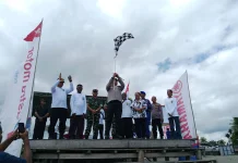 Balap Perahu Meriahkan HUT ke-2 Polda Papua Tengah di Nabire