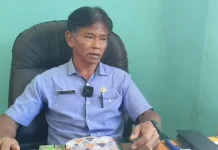 DLH  Nabire Himbau  Warga Tidak  Buang  Sampah  Sepanjang  Jalan menuju Bandara