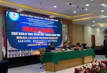 Wisuda STT Spirit Timika Tegaskan Komitmen Pelayanan di Tanah Papua