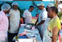 Kompak Berkostum Daster, Bapak-Bapak PKB Mahanaim Nasaret Sabet Juara 1