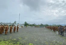 Wabup Mimika Tekankan Tanggung Jawab ASN dalam Apel Gabungan Pemerintah Daerah