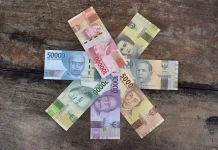 Rupiah Sentuh Rekor Terlemah, Dekati Level Rp18.000 per Dolar
