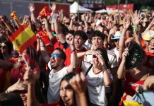 Cuaca Panas Ganggu Fan Zone Spanyol vs Arab Saudi