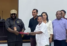 Komisi II DPRK Mimika Perjuangkan Nasib Peternak Ayam Lokal