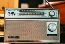 Dari Radio ke Dunia Menikmati Piala Dunia lewat Suara