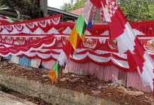 Jelang Agustus, Pedagang Pernak-Pernik Merah Putih Mulai Ramaikan Nabire