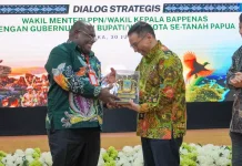 Gubernur Meki Nawipa Paparkan 12 Poin Kesepakatan Timika ke Bappenas