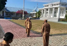 Bupati Nabire Tegaskan Pemberhentian Pegawai yang Bermasalah