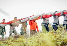 Kirab Merah Putih di Gunung Cycloop, 1.200 Peserta Gaungkan Semangat Persatuan.